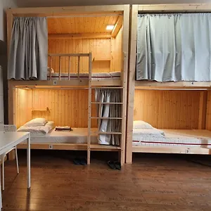 https://siebenbrunnen-hostel.vienna-besthotels.com
