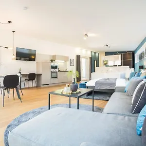 https://room-4-apartments-salzburg.saalbachhinterglemmhotels.com