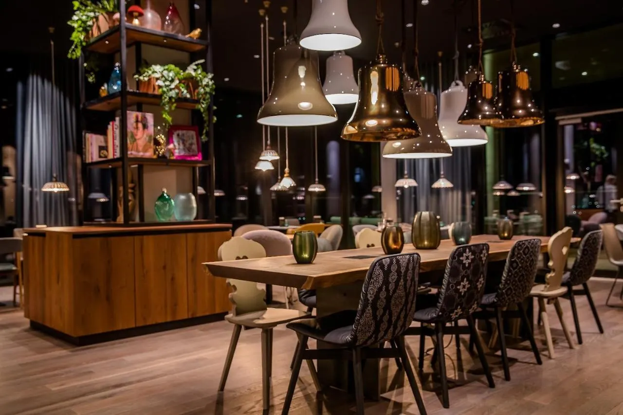 Motel One Innsbruck Hotel